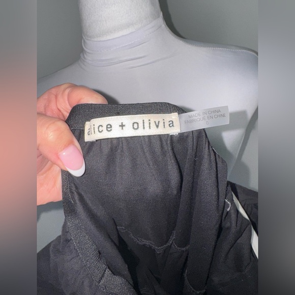 Alice + Olivia Hartley Gathered Midi Dress/ Size 0 - Picture 8 of 10